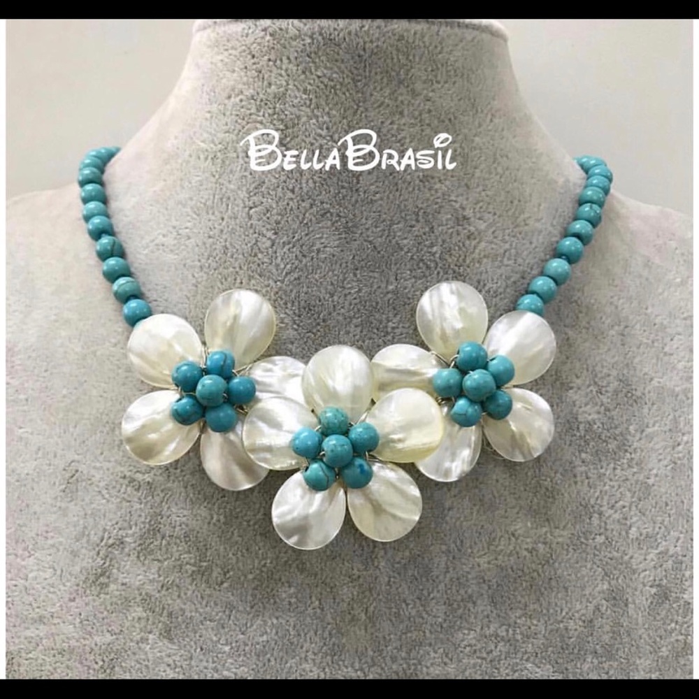 💎🌸Turquoise Mother of Pearl Flower Necklace🌸💎 - Picture 1 of 1